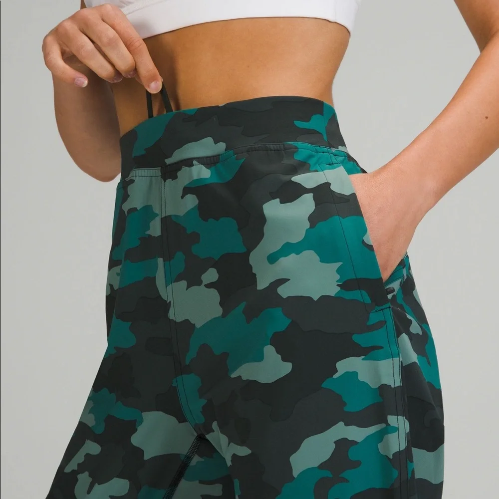 Lululemon Adapted State High-Rise Jogger Crop - Picture 3 of 4